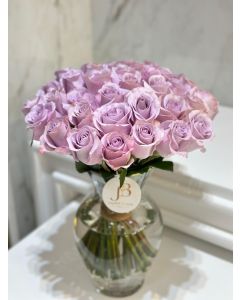 464| Vase of 40 roses