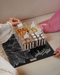 D6 | acrylic box with mix sweets