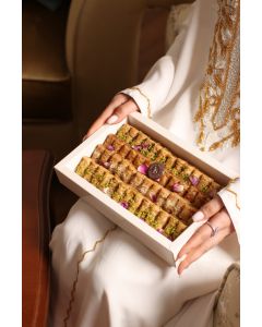 638| Mix Baqlawa Roll