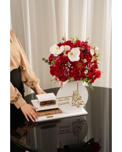 E8|Fresh flowers with chocolates
