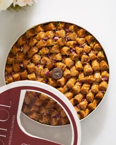 713 | Mix Baqlawa Roll