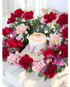 776 | Graduation Cake & Flowers