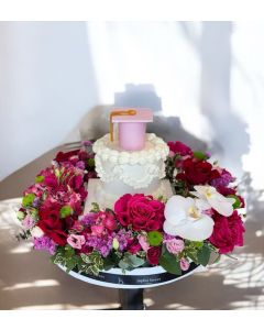 784 | Graduation Cake and Flowers