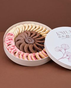 846 | Chocolate & vanilla petitfour