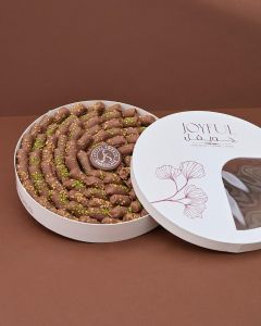 847 | Pistachio & hazelnut waffer